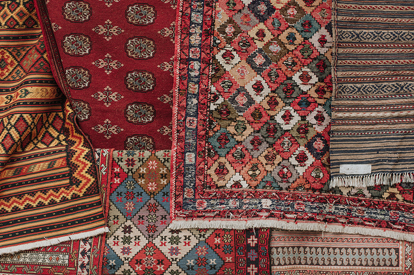 https://www.floorfactors.com/wp-content/uploads/2021/08/header-your-guide-to-10-types-of-area-rugs-and-rug-materials.jpg